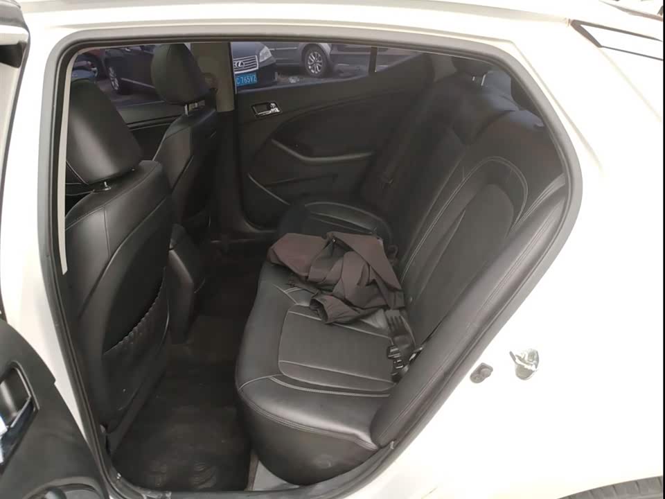 Kia K5 Kia K5
