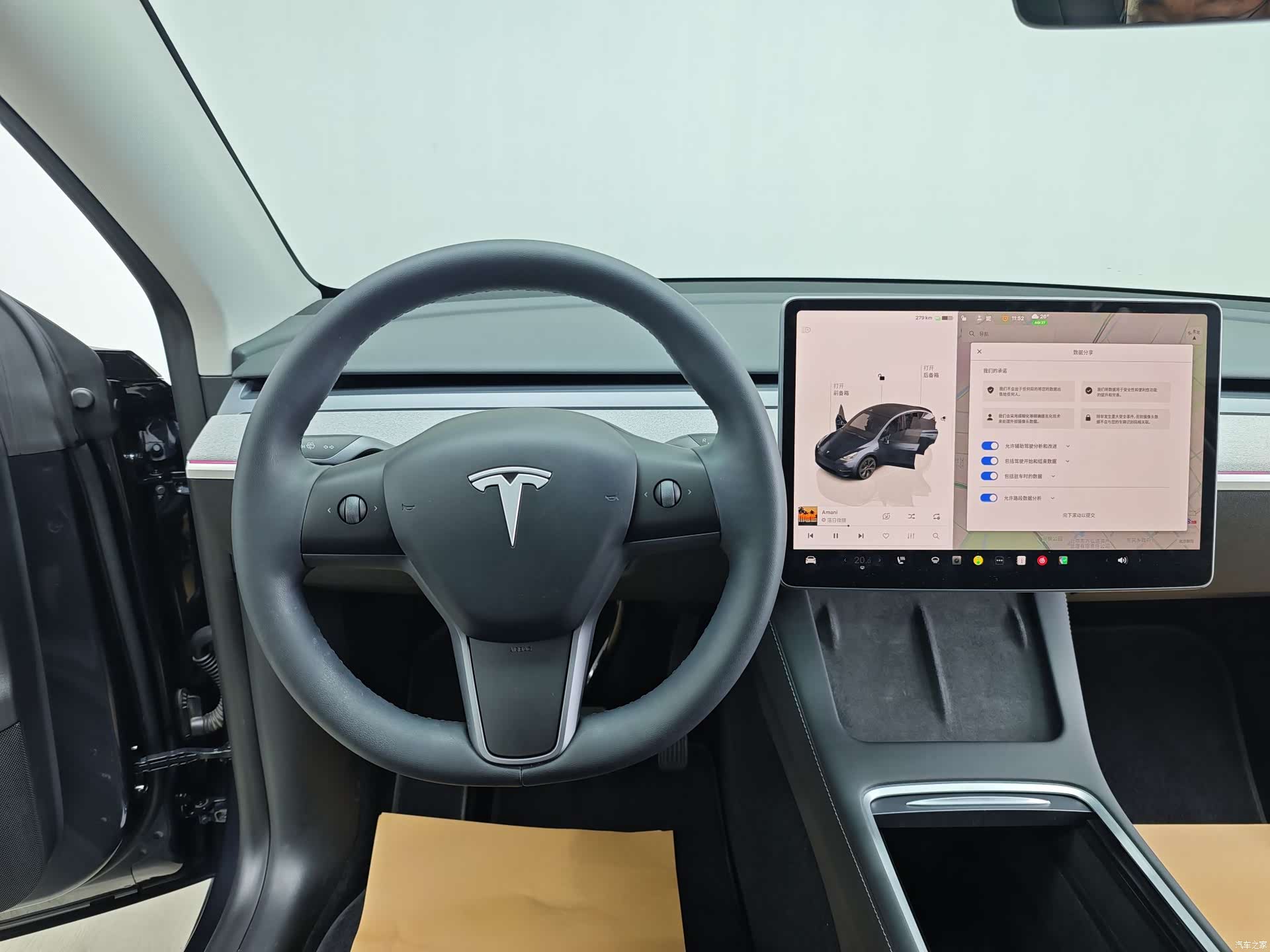 Tesla Model Y, 2024 17