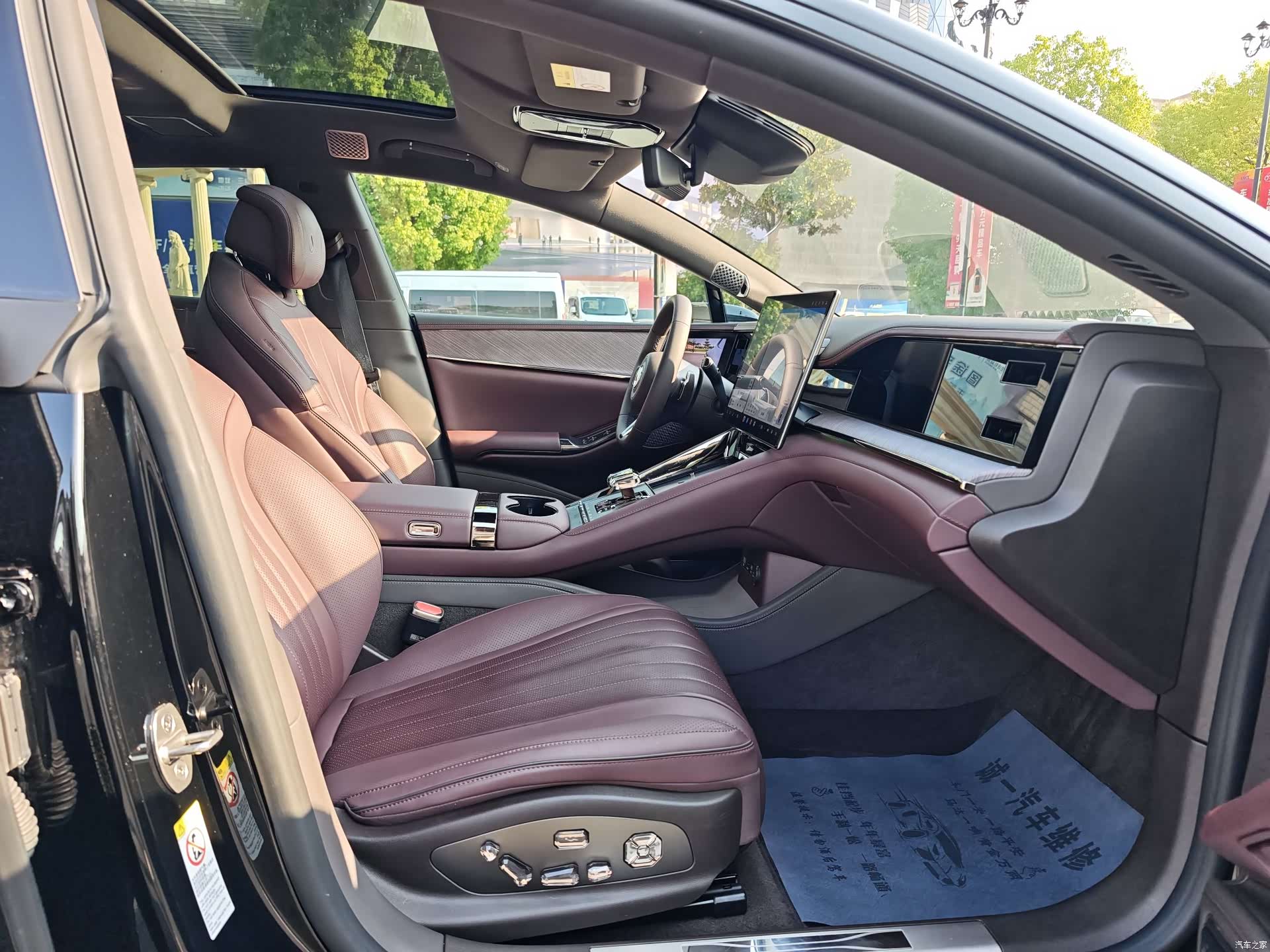 Denza Z9GT, 2025 10