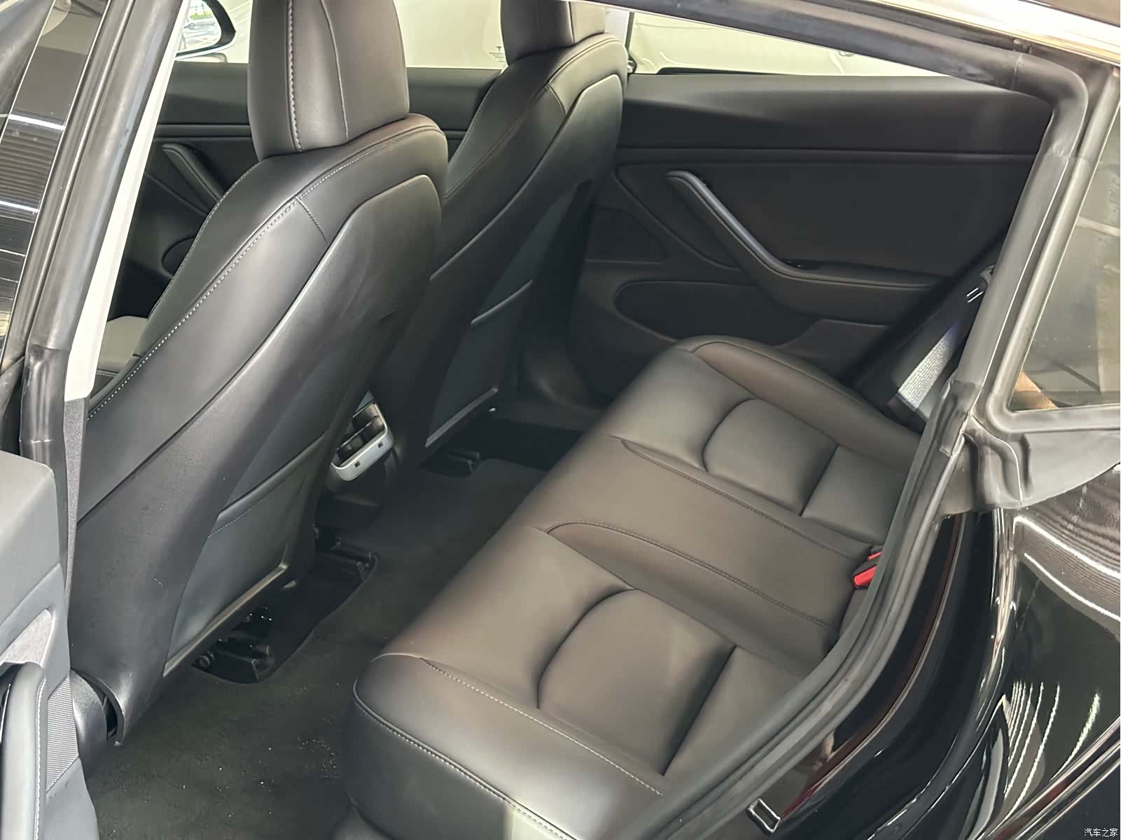 Tesla Model 3, 2019 9