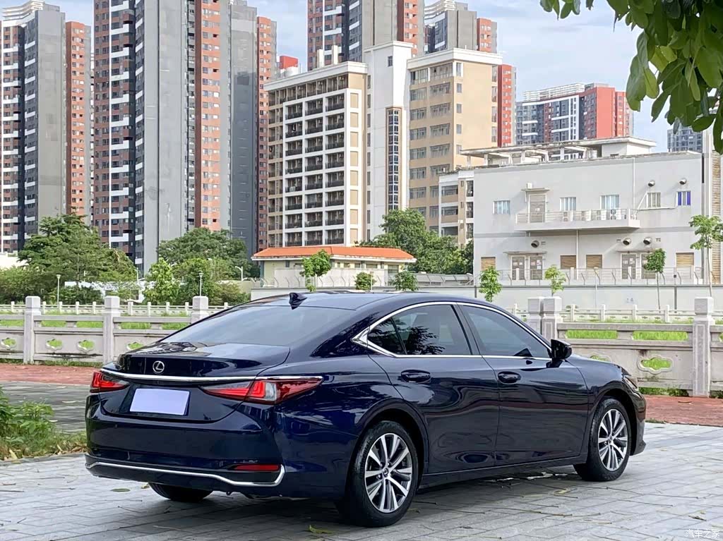 Lexus ES, 2019 7