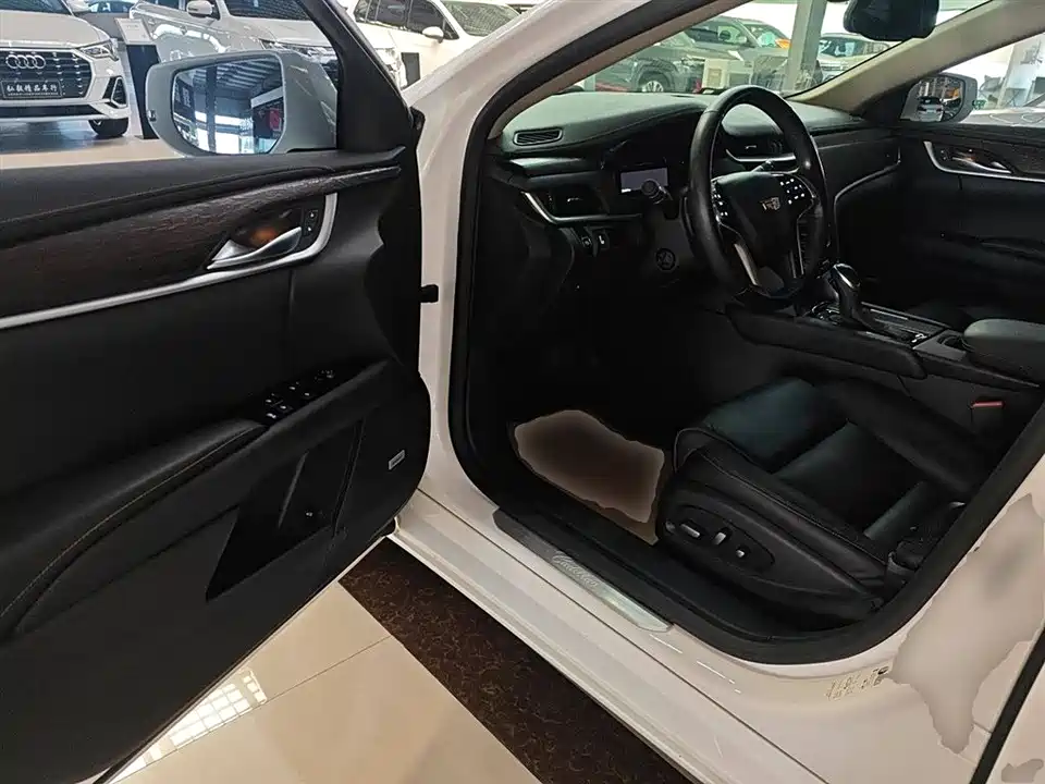 Cadillac XTS