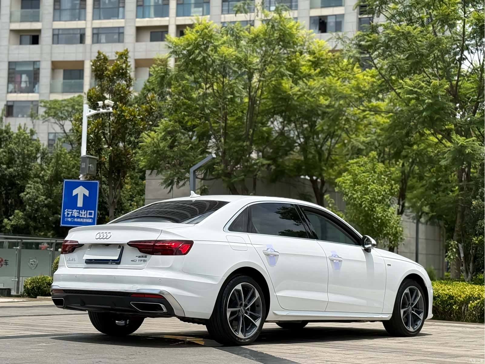 Audi A4L, 2020 7