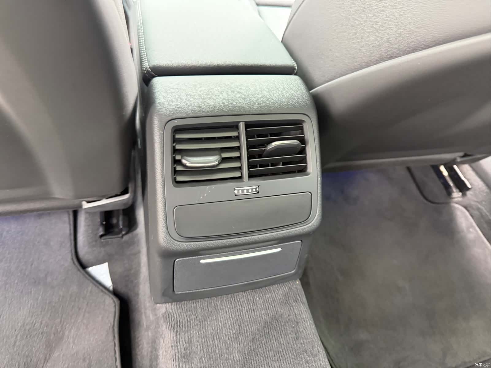 Audi A4L, 2020 33
