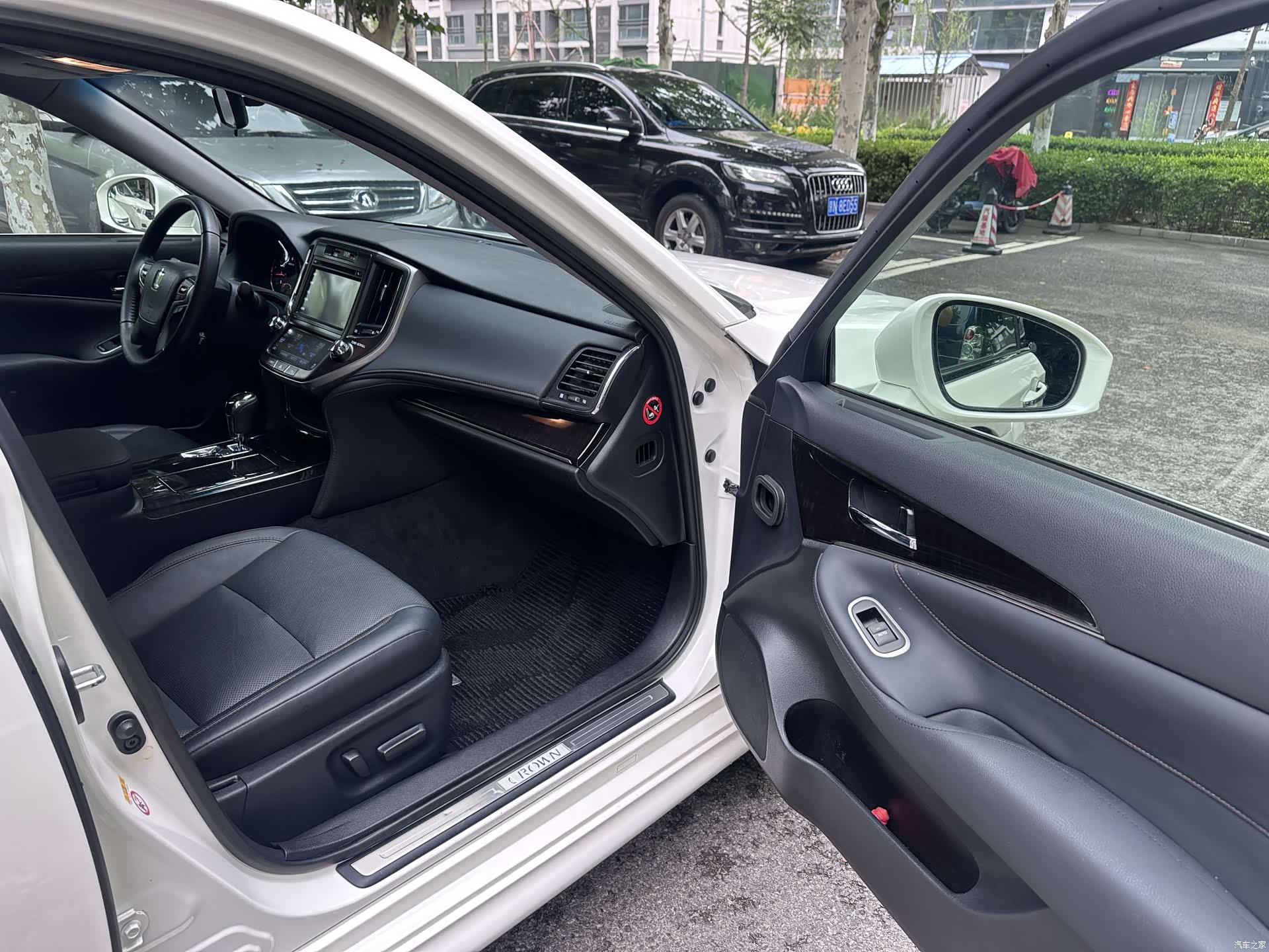 Toyota Crown, 2016 4