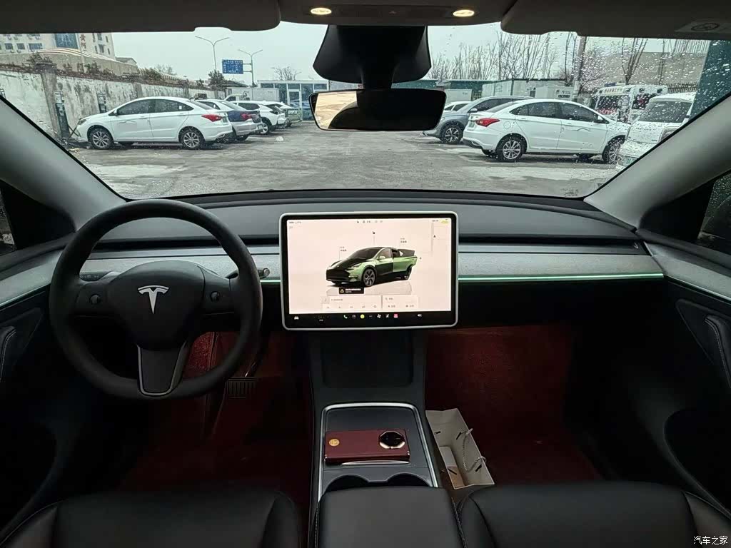 Tesla Model Y, 2024 6