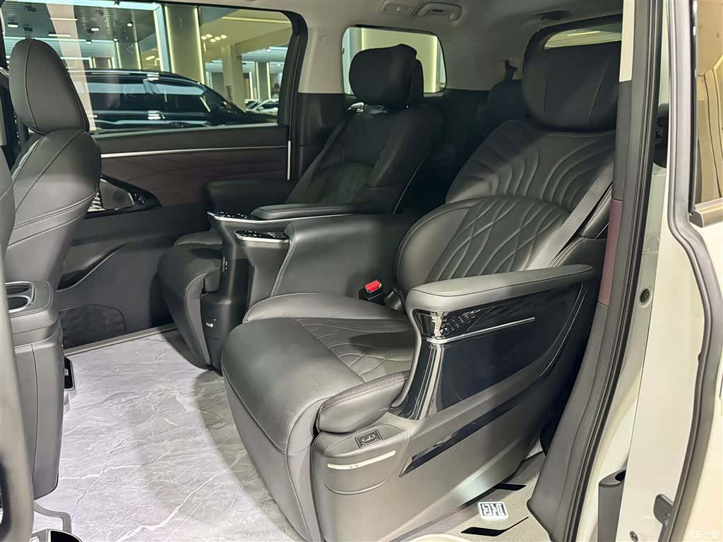 Trumpchi M8, 2025 20