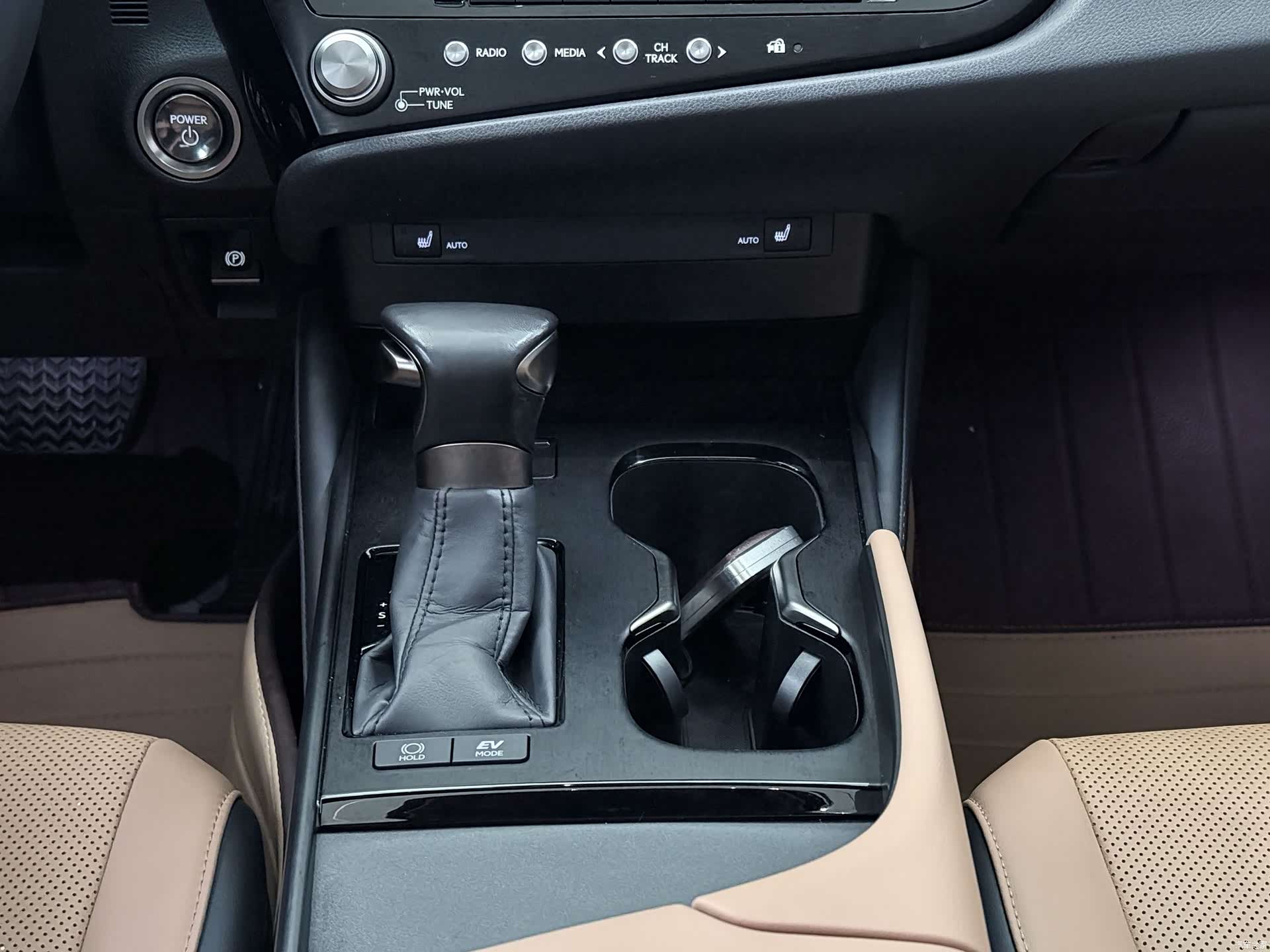 Lexus ES, 2023 14