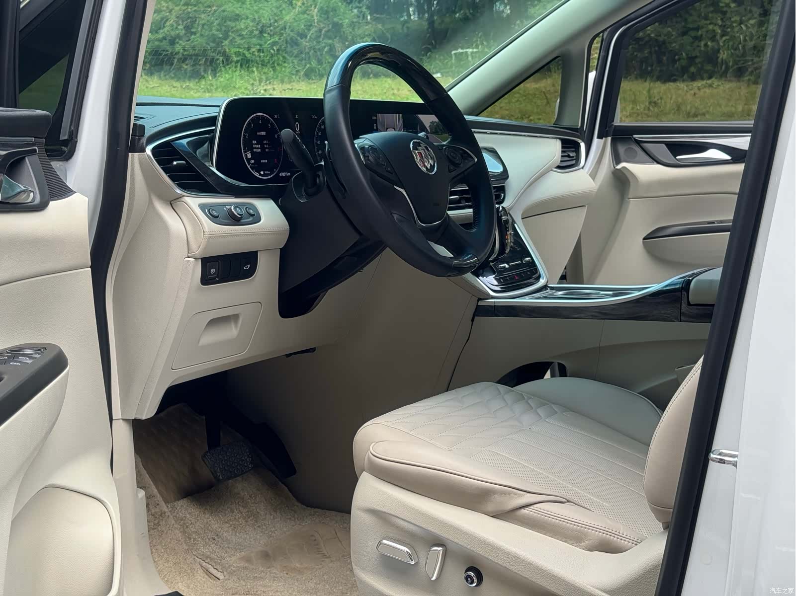 Buick GL8, 2023 4