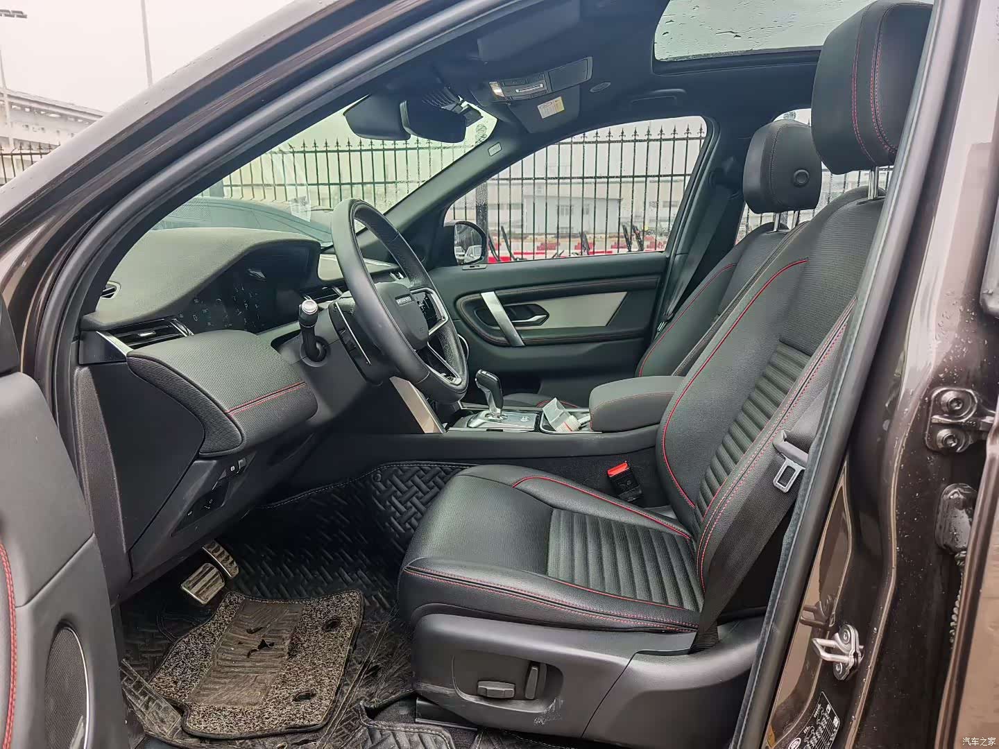 Land Rover Discovery, 2023 4