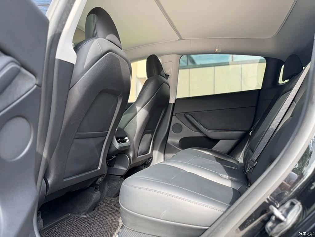 Tesla Model Y, 2023 11