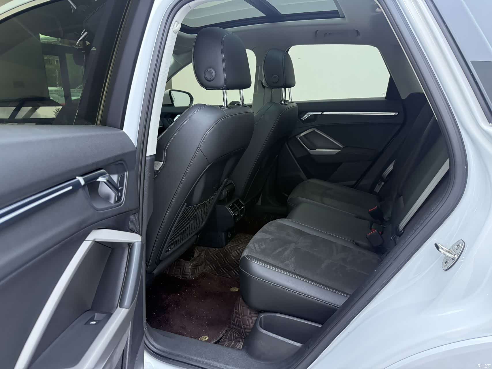 Audi Q3, 2022 8