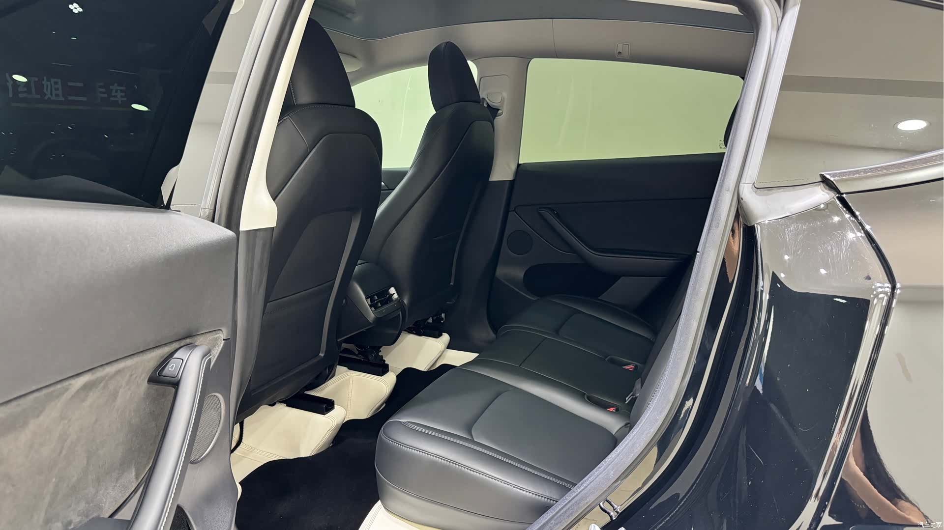 Tesla Model Y, 2023 10