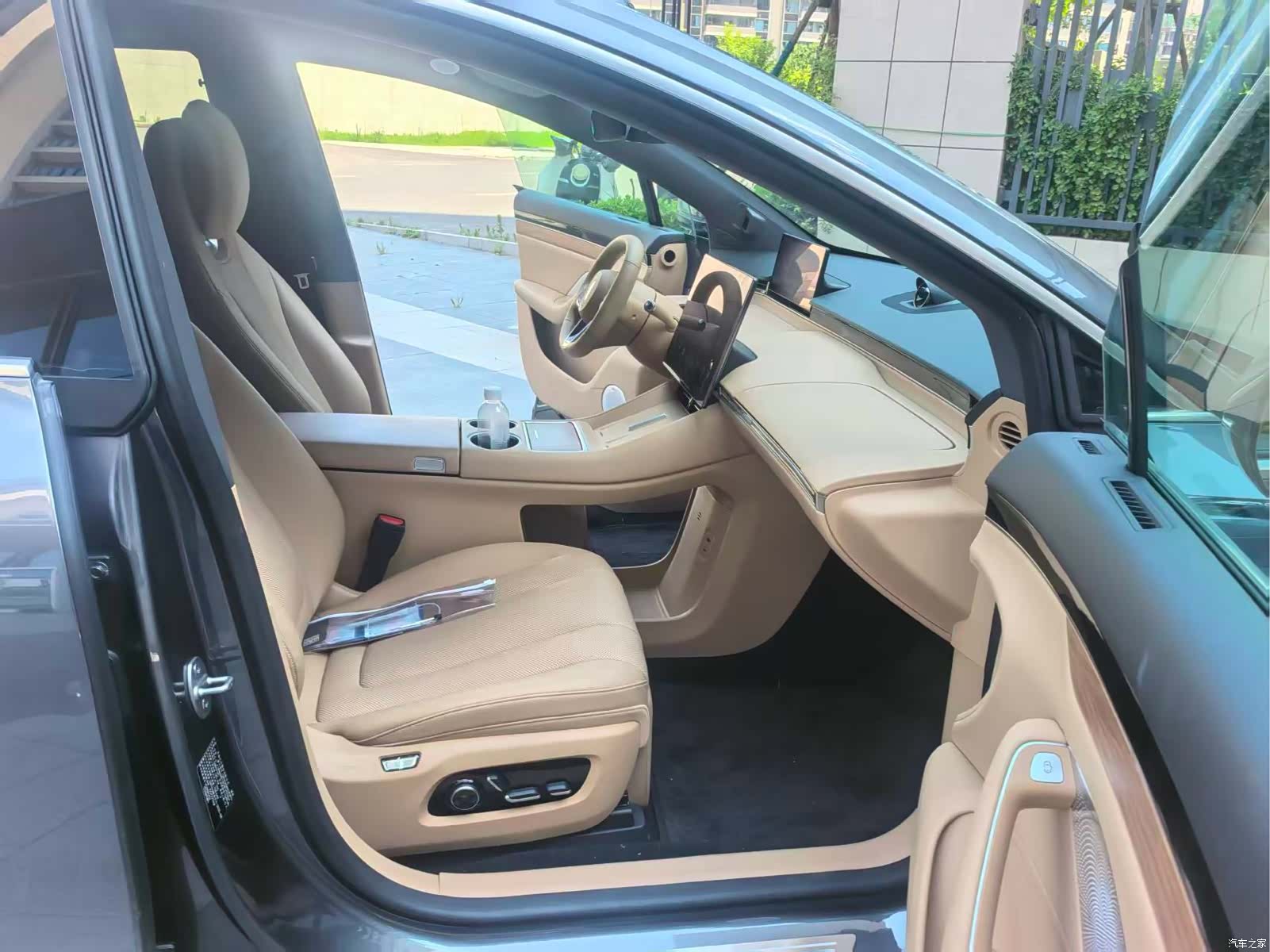 Luxeed R7, 2025 12