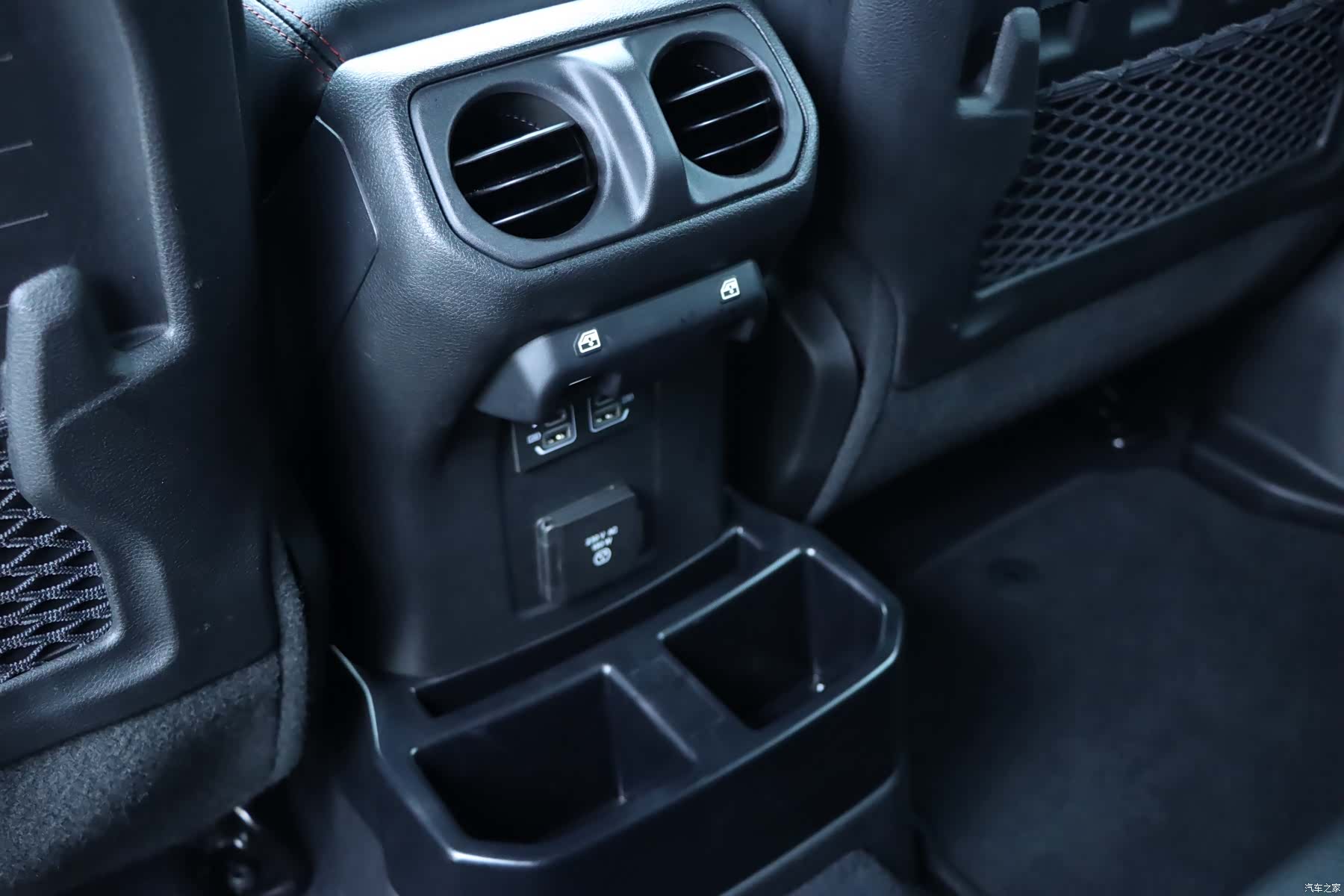 Jeep Wrangler, 2023 21