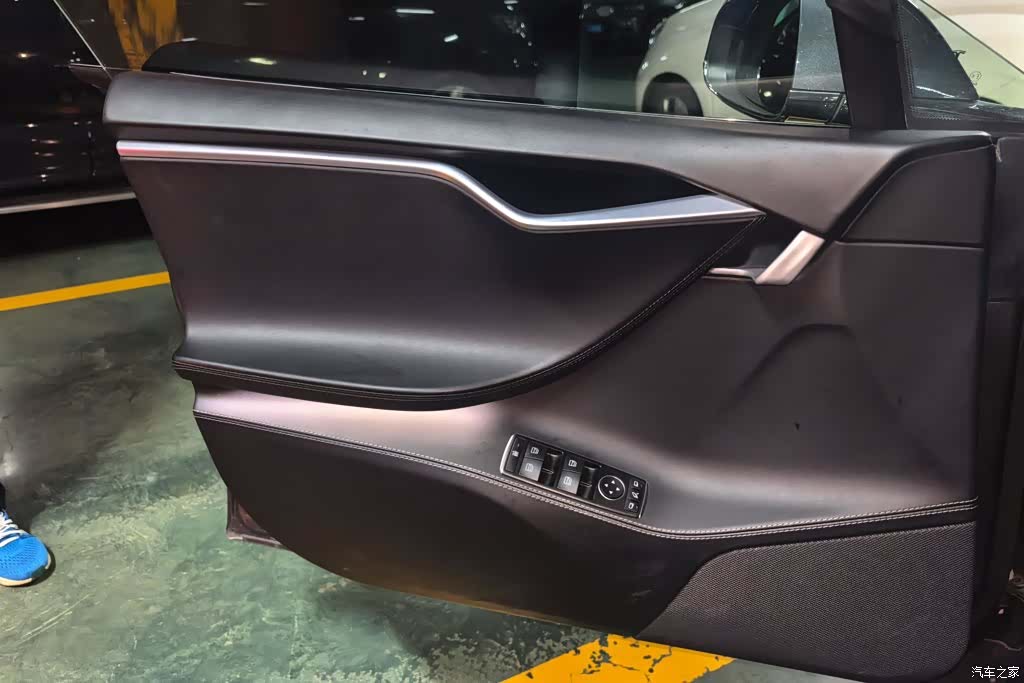 Tesla Model S, 2016 7