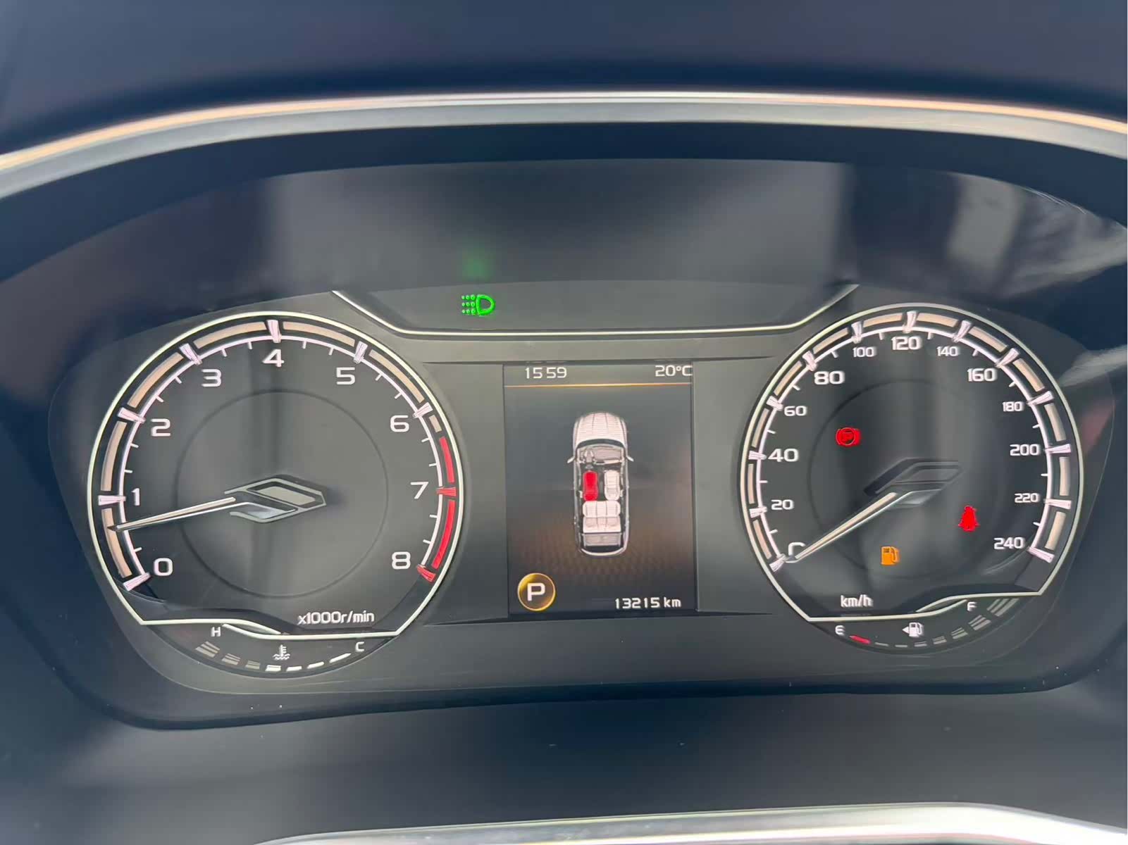 Geely Coolray, 2022 12