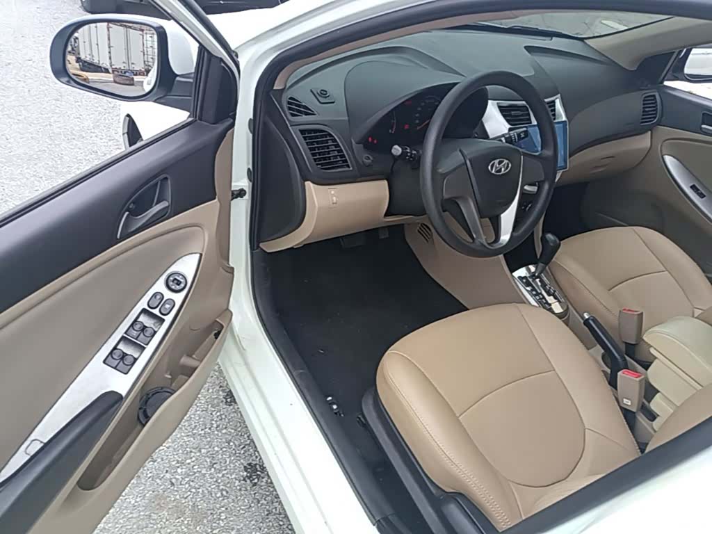 Hyundai GLS, 2016 16