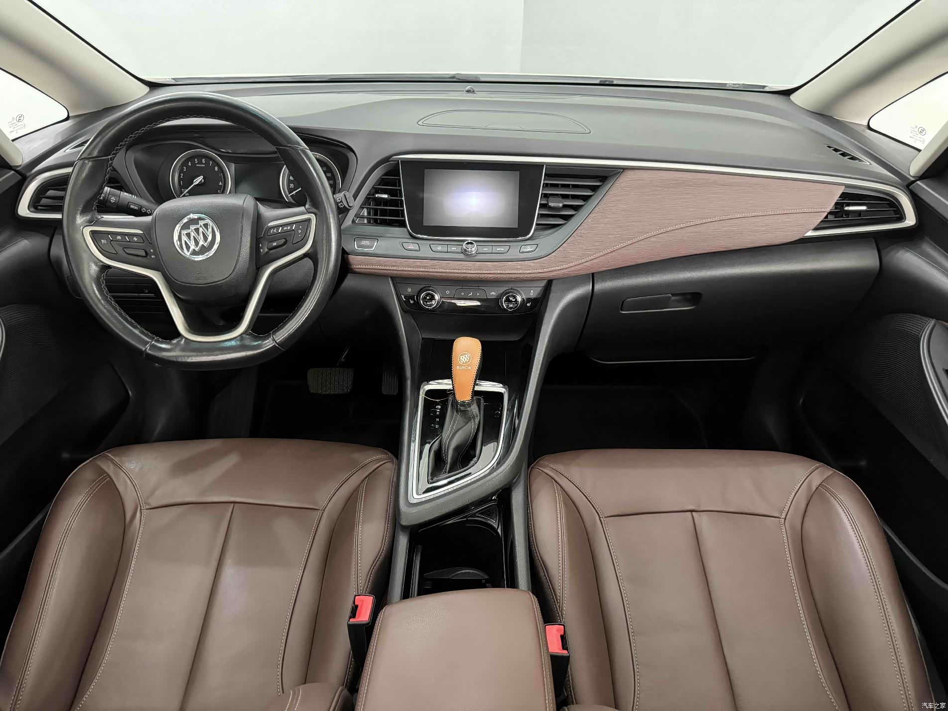 Buick GL6, 2018 4