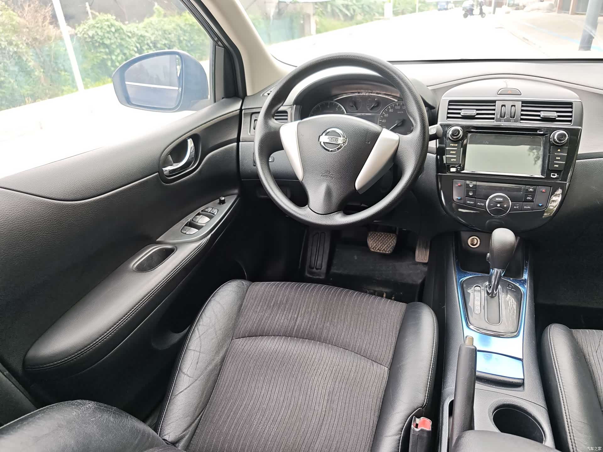 Nissan Tiida, 2012 11