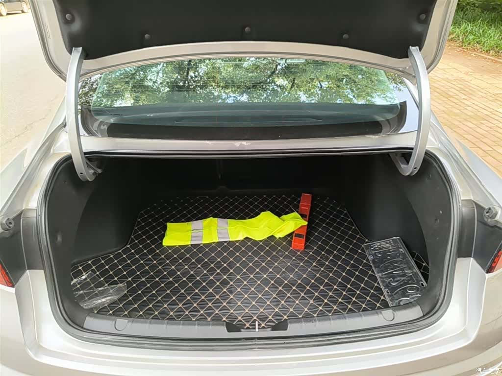 Geely Preface, 2022 19