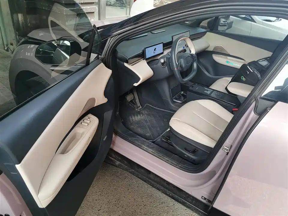 Lynk & Co Z20 Lynk & Co Z20