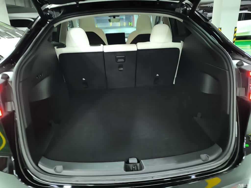 Tesla Model Y, 2022 19