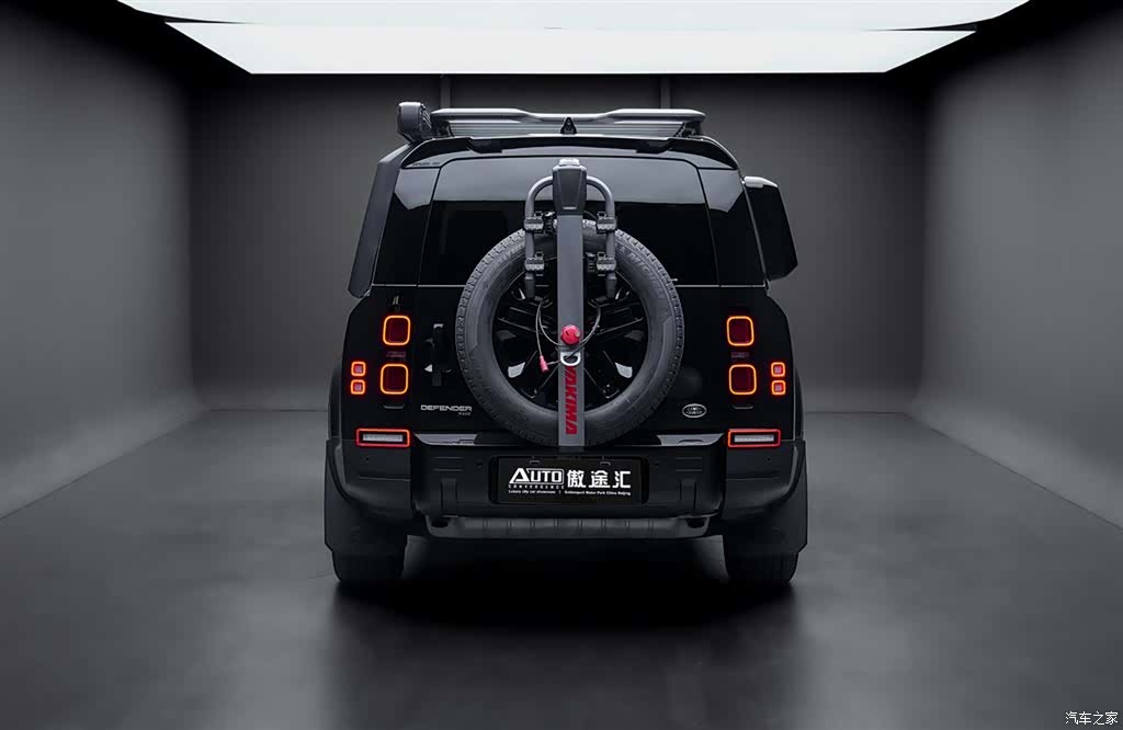 Land Rover Defender, 2023 4
