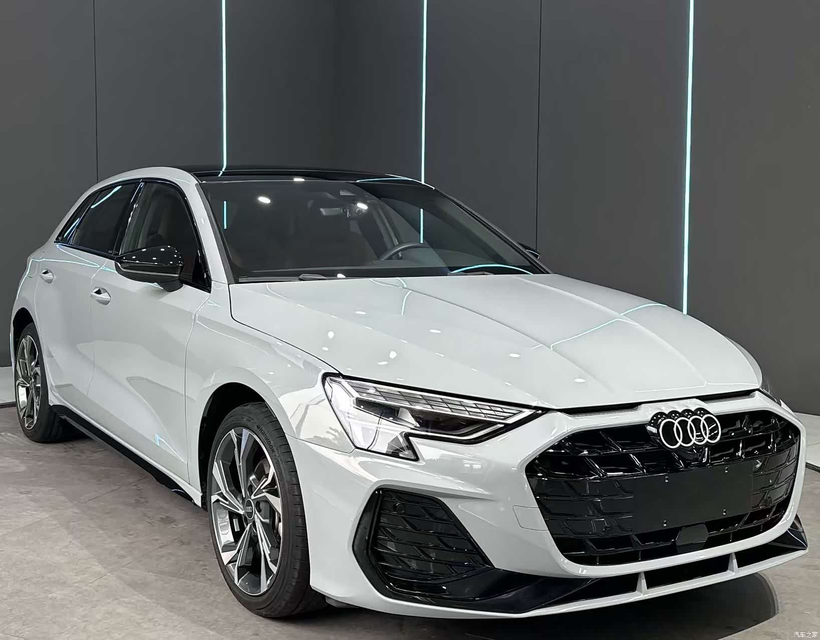 Audi Flying Spur, 2025 3