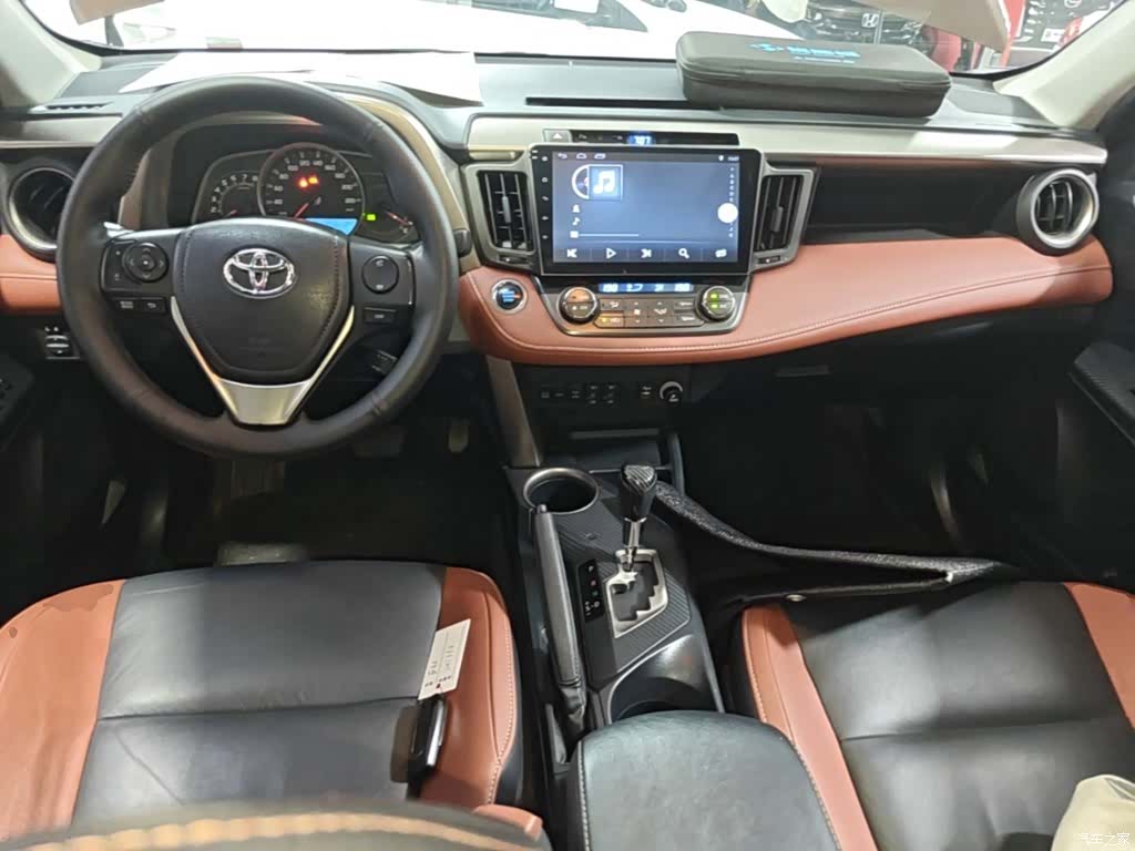 Toyota RAV4, 2016 10
