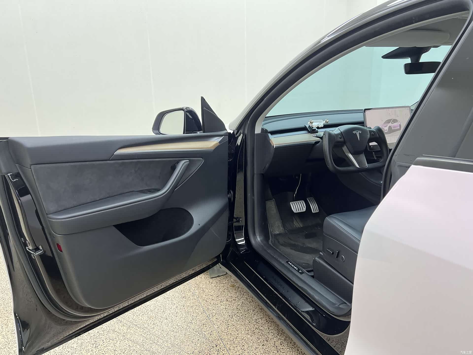 Tesla Model Y, 2023 12