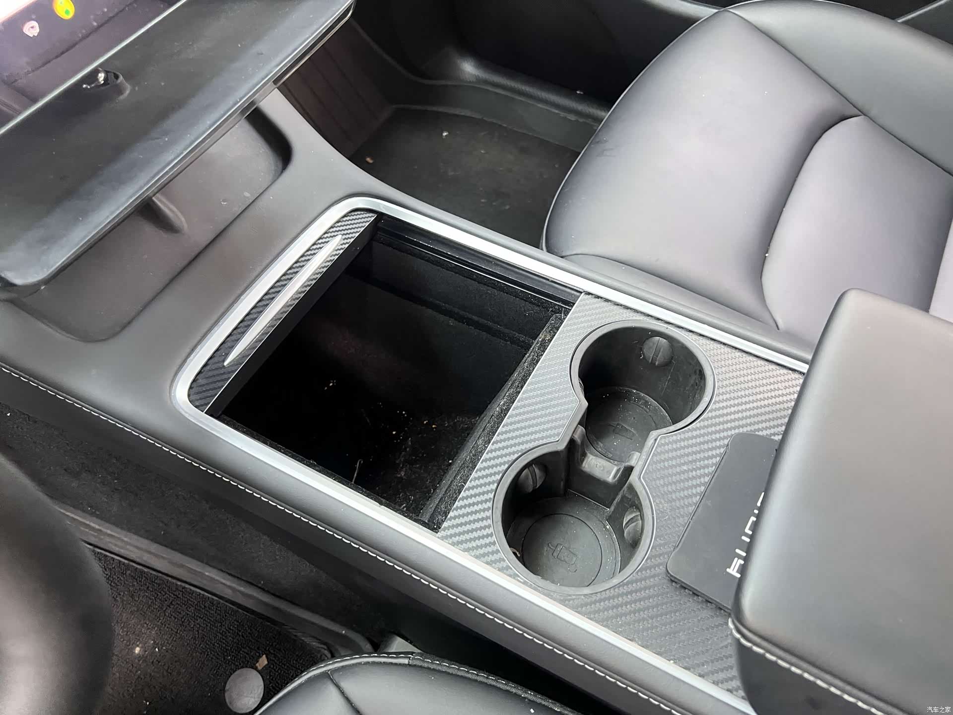 Tesla Model Y, 2023 26