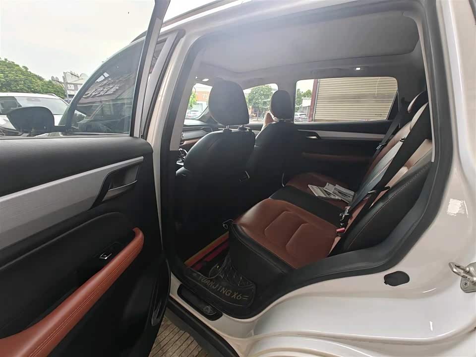 Geely Vision X6