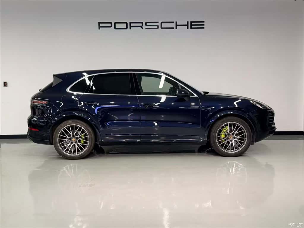 Porsche Cayenne, 2022 все фото