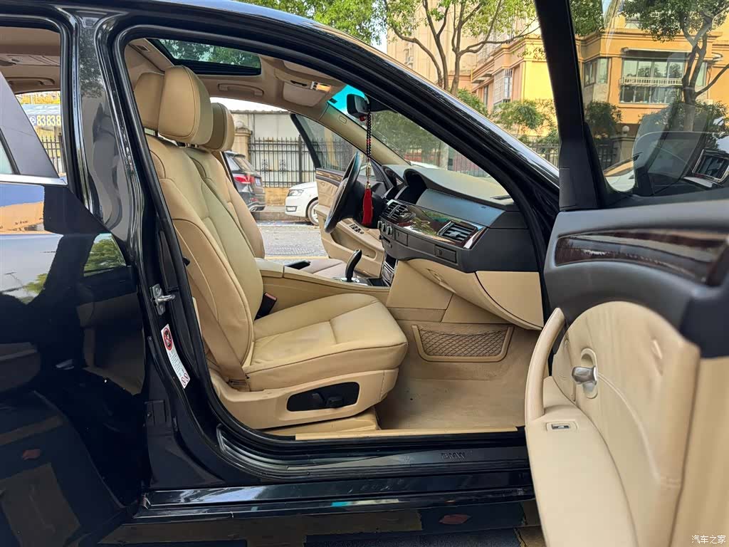 BMW 5 Series, 2010 12
