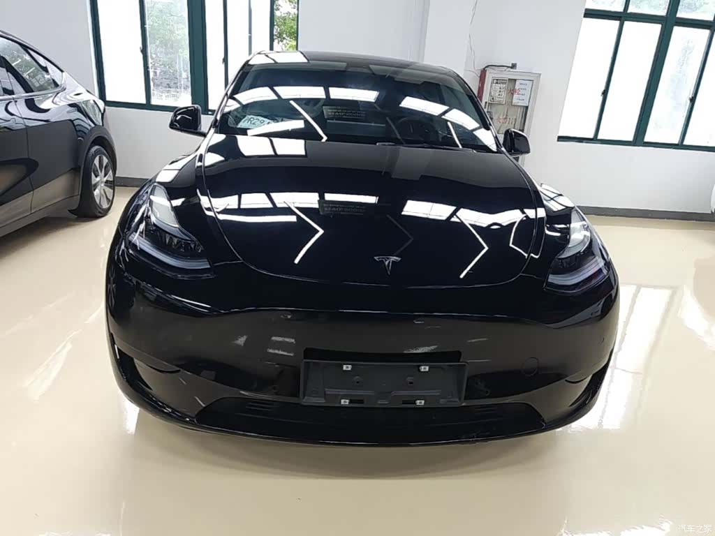 Tesla Model Y, 2022 3