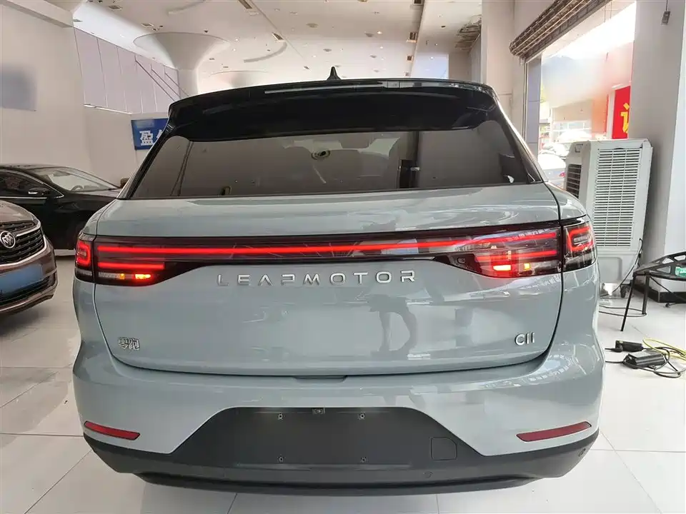 Leapmotor C11
