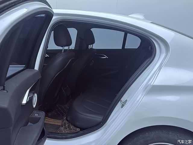 BMW 1 Series, 2021 11