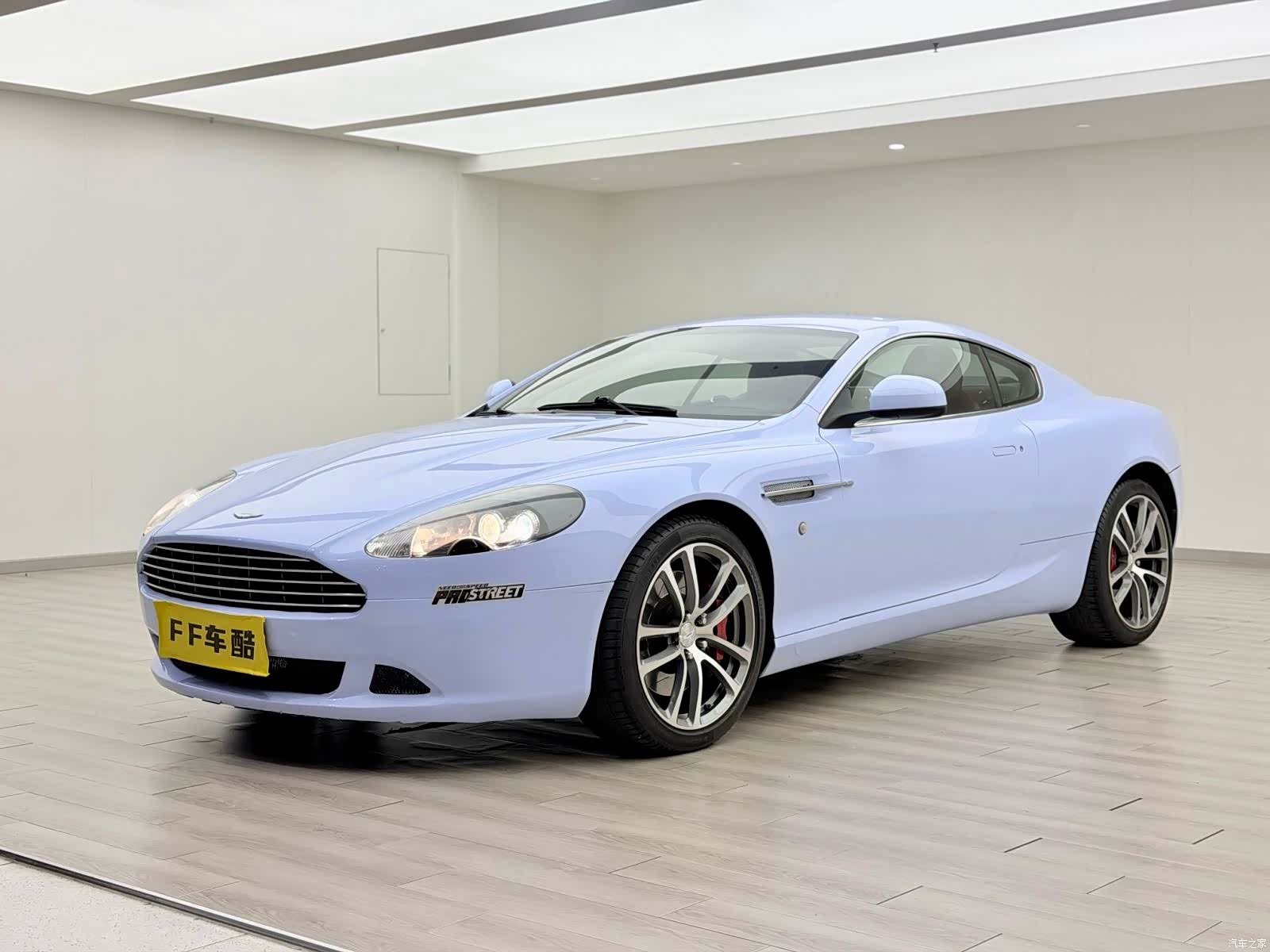 Aston Martin DB9