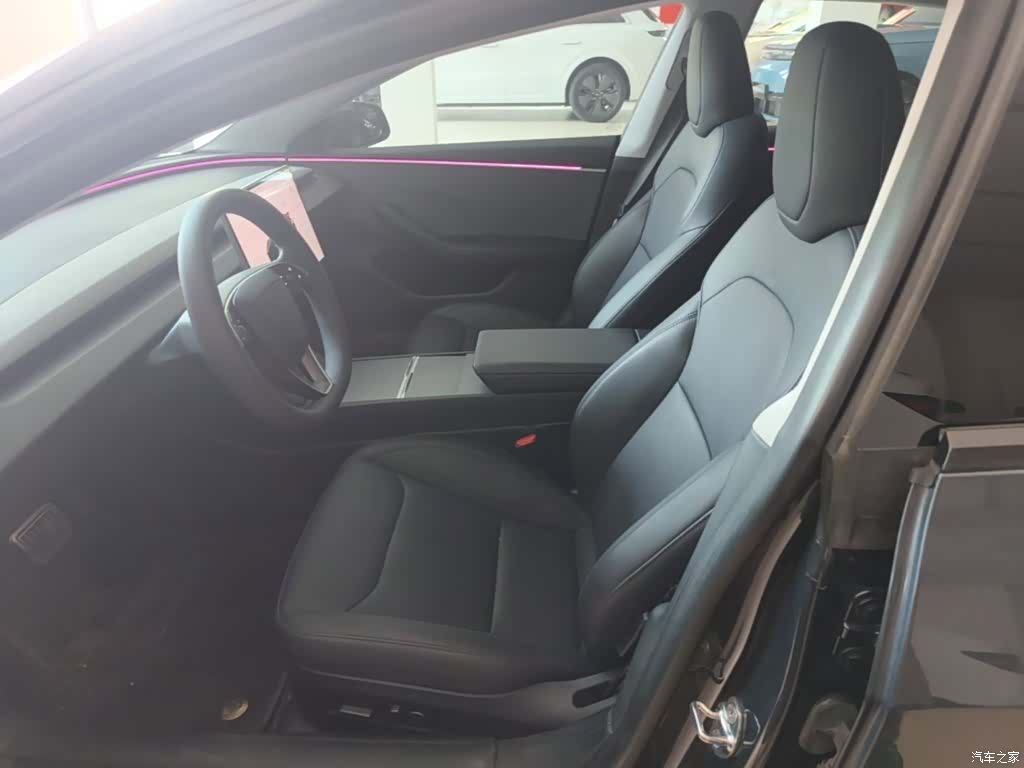 Tesla Model 3, 2024 11
