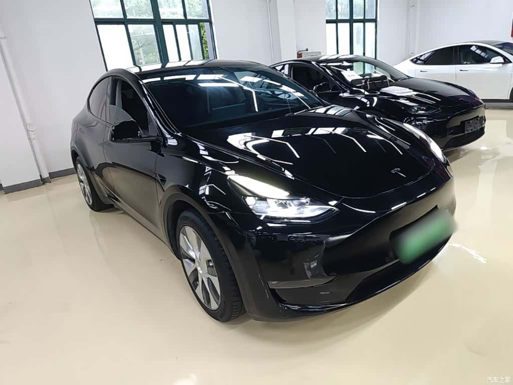 Tesla Model Y, 2023 4