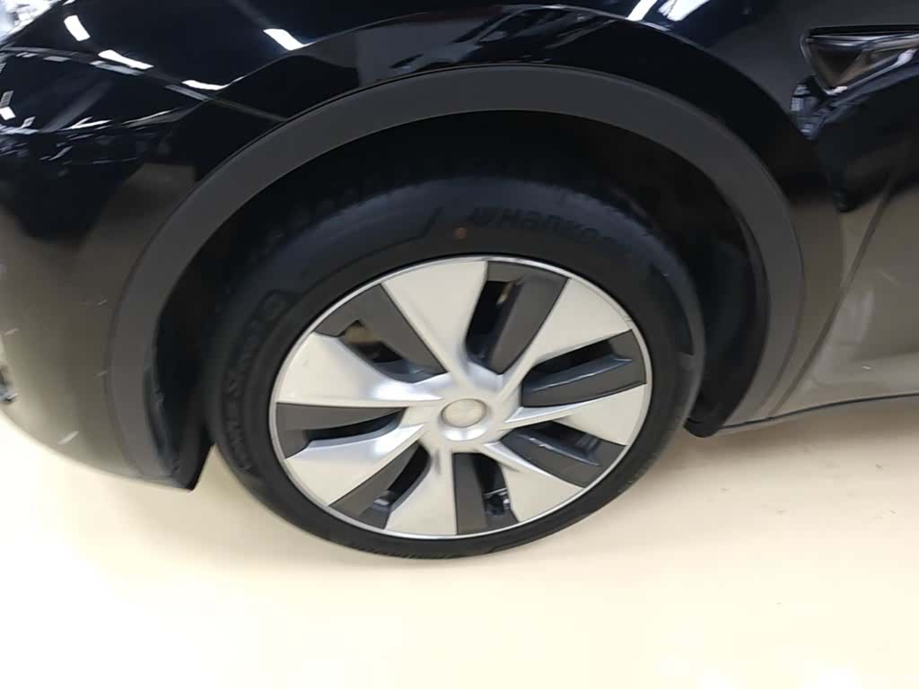Tesla Model Y, 2023 23