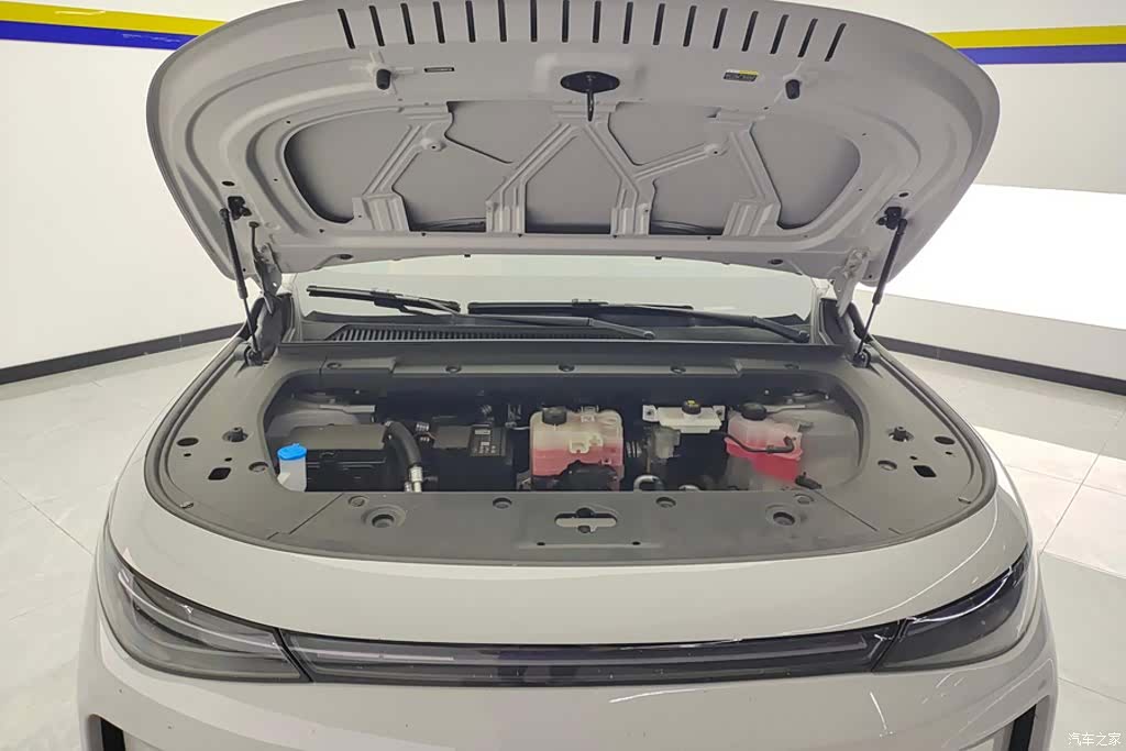 Leapmotor C10, 2025 10