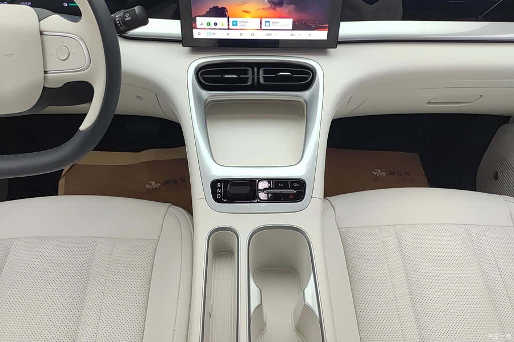 Geely Xingyuan, 2025 16