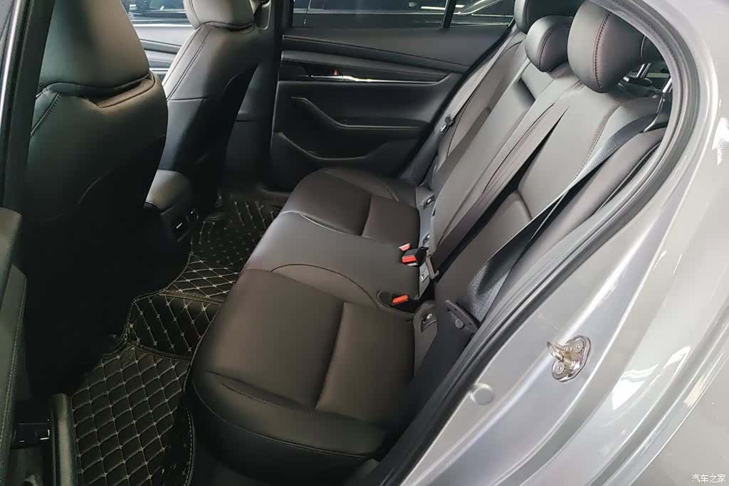Mazda Mazda3, 2021 11