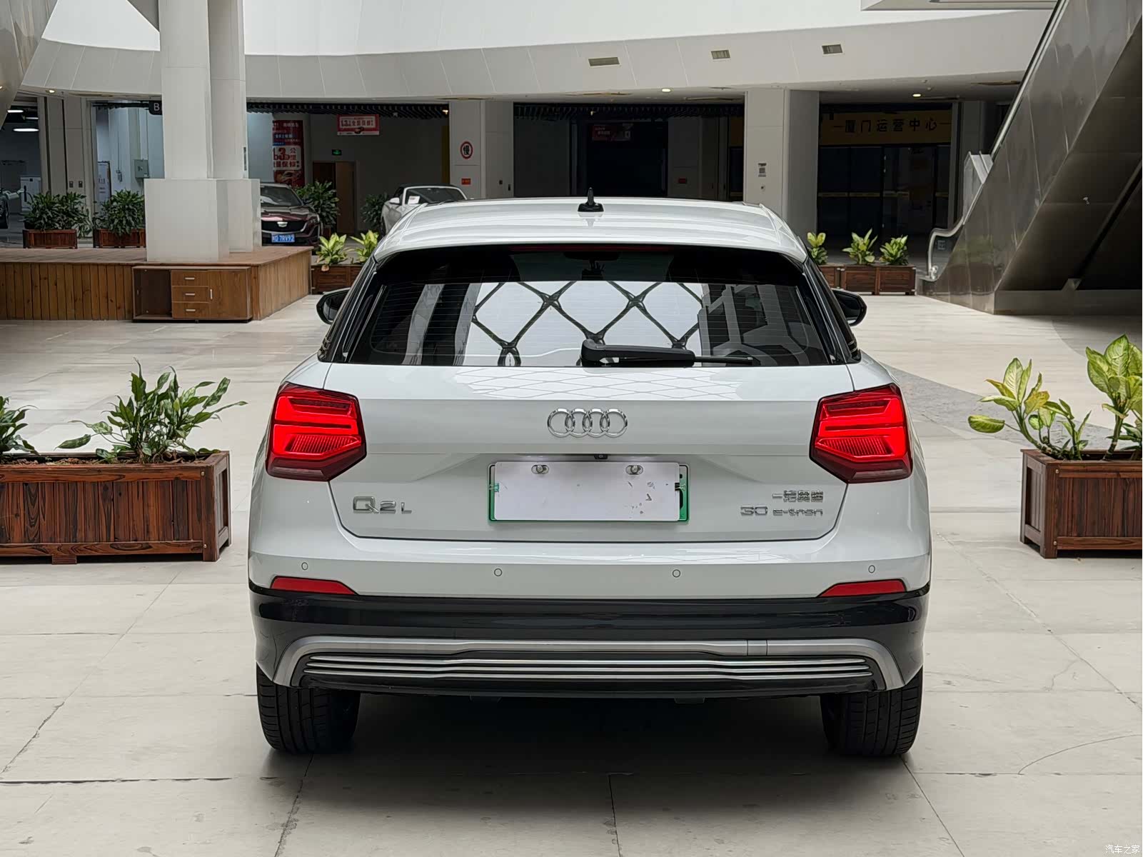 Audi e-tron, 2021 все фото