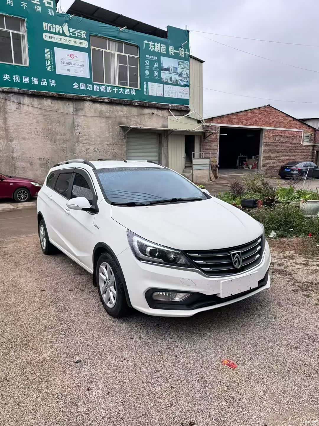 Wuling 310W, 2018 3