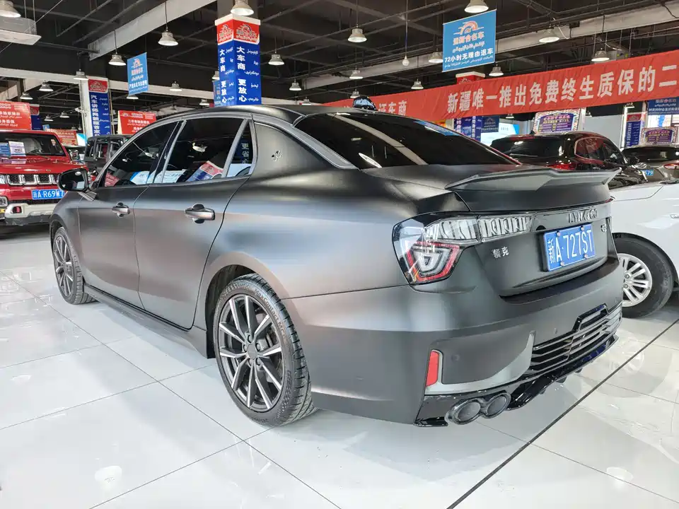 Lynk & Co 03