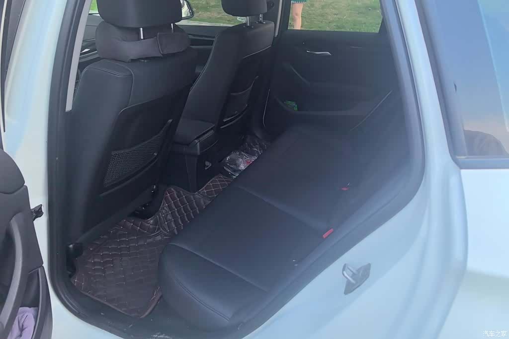 BMW X1, 2015 11