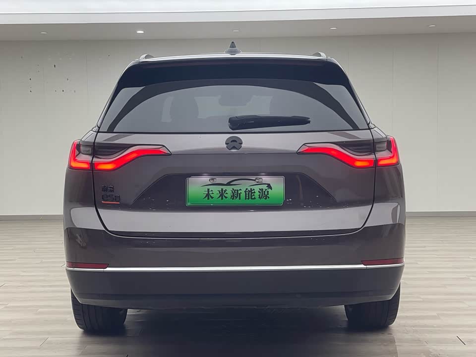 NIO ES8